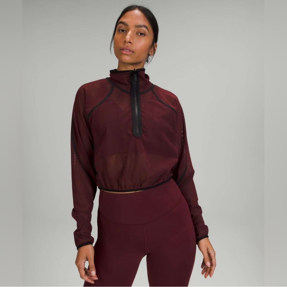 Lululemon Reversible Mesh 1/2 Zip size
6 Black / Red Merlot BLK/RDMR